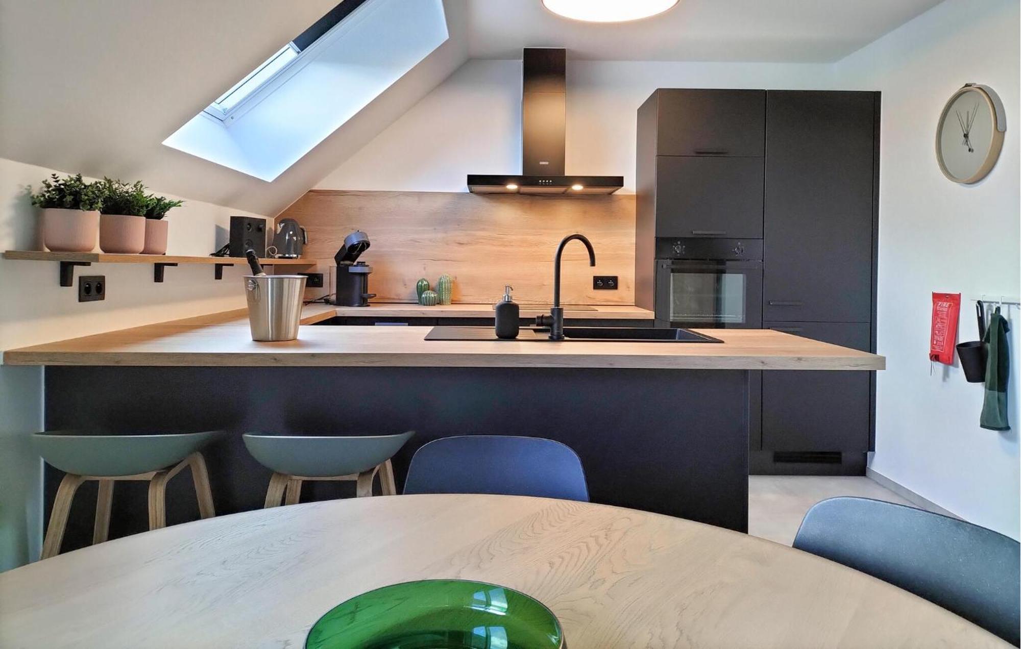 Awesome Apartment In Bievre With Kitchen Eksteriør billede