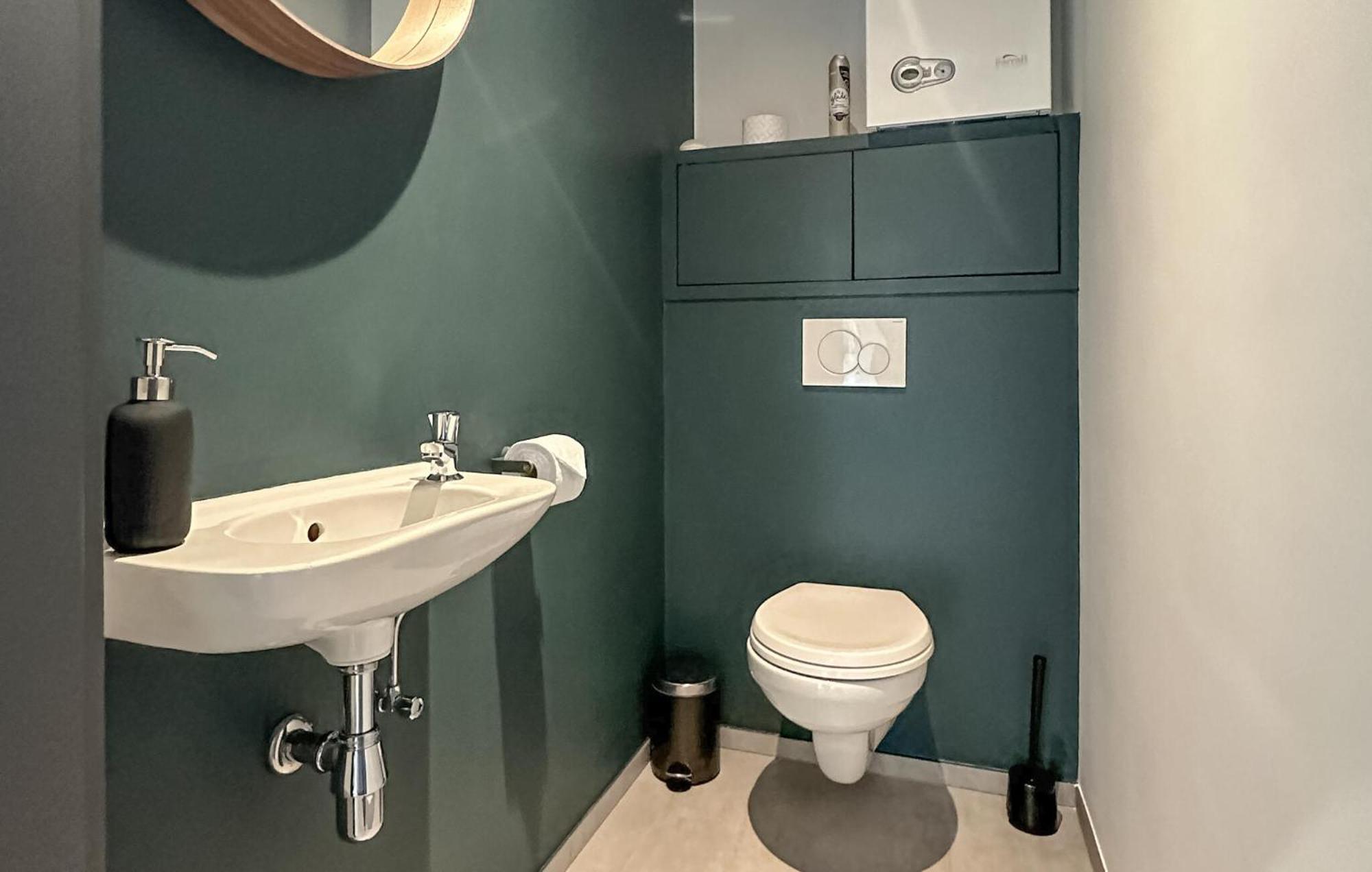 Awesome Apartment In Bievre With Kitchen Eksteriør billede