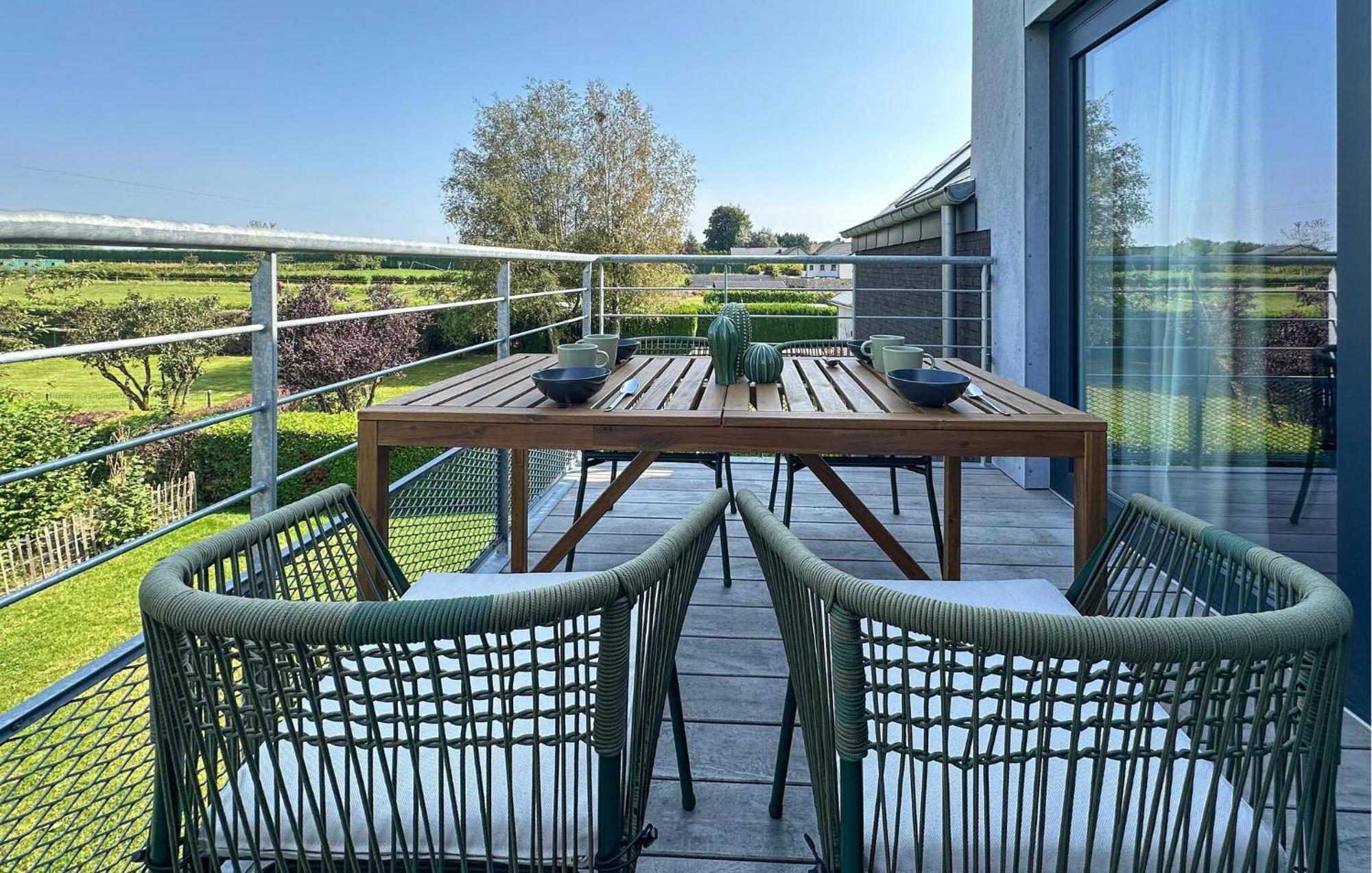 Awesome Apartment In Bievre With Kitchen Eksteriør billede